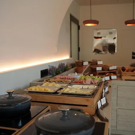 Aethra Hotel
